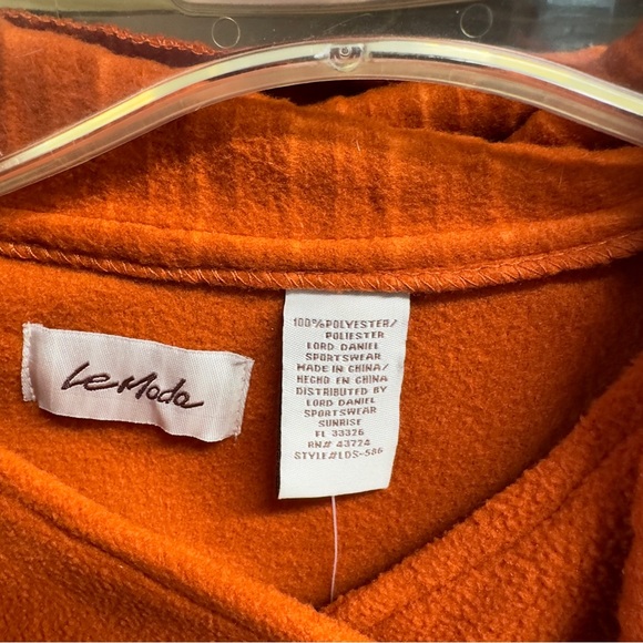 Lemode one size new with tag pleated scarf wrap spice orange. Pockets beautiful - Picture 9 of 9